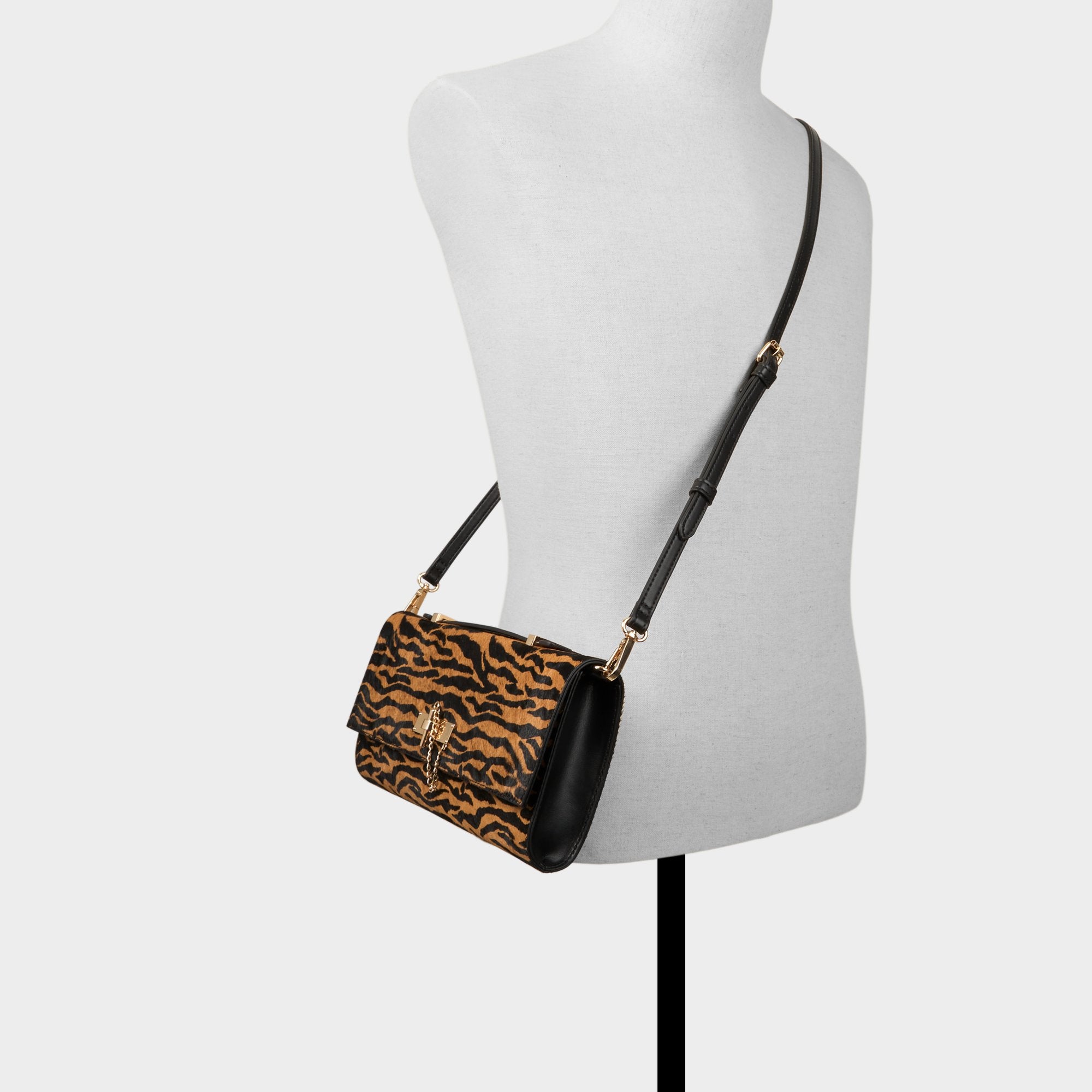 Aldo Rouxx in Open Brown - Clutch Open Brown